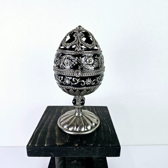 Jane Seymour Musical Egg Box "Swan Lake" St. Catherine's Court, EC, No Box - Picture 1 of 8